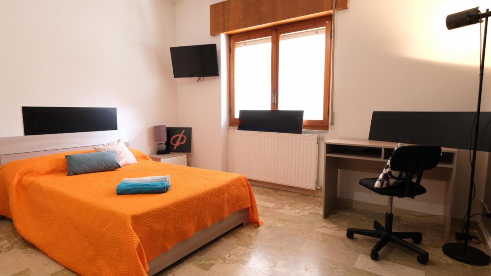 Comfy single bedroom near the Orti di San Pietro park photo 1