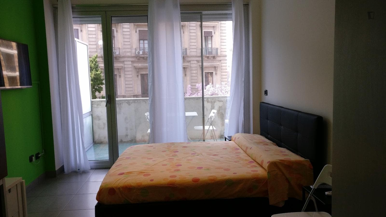 Studio, with outdoor area photo 1