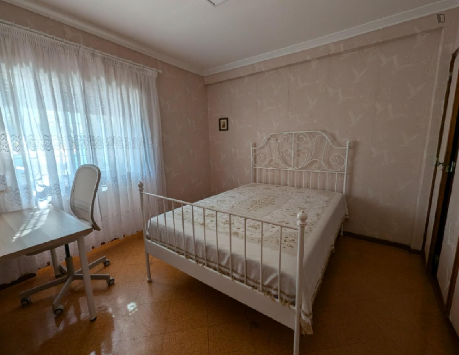 Welcoming Double Bedroom close to Atlantic - University Higher Institution photo 1