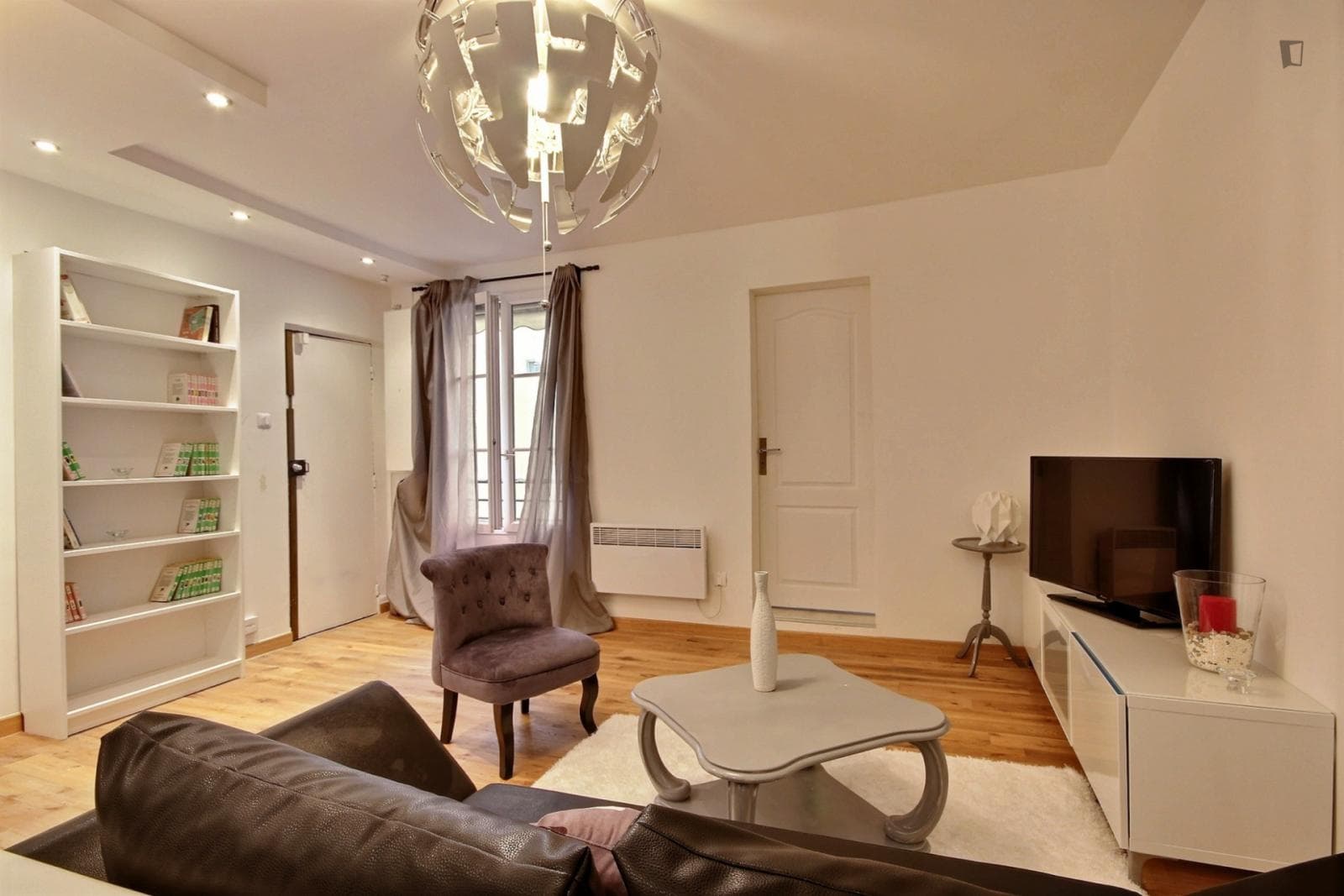 Welcoming 1-bedroom apartment in the 3rd arrondissement photo 1