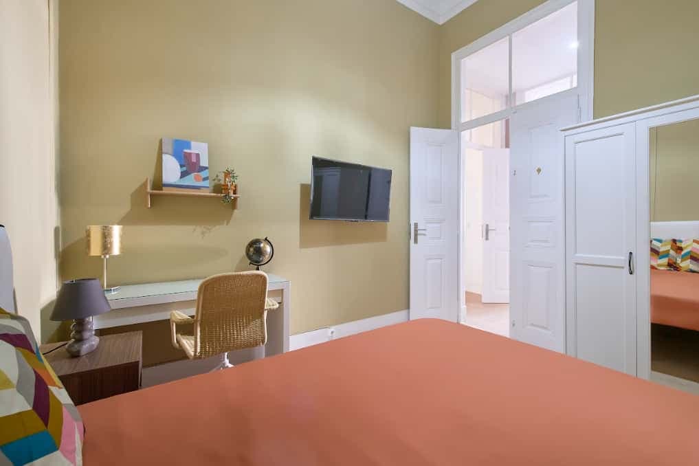 Room 6 - 92. Largo Vitorino Damasio 2 1E photo 1