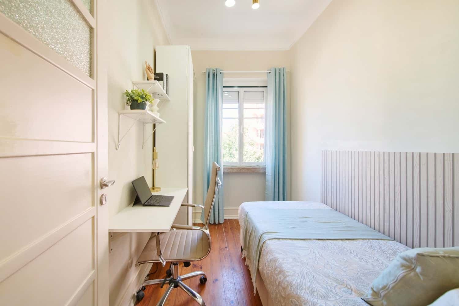 Room 6 - 76. Av João XXI 28 4E photo 1