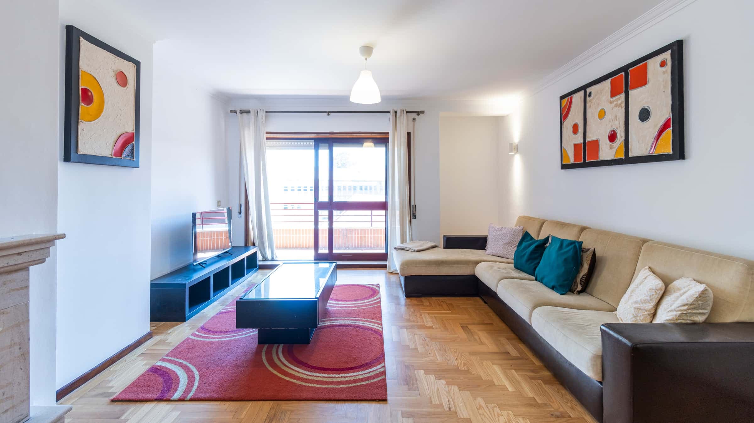 Spacious 3-Bedroom Apartment in Rua Nicolau Marques Guedes, Porto photo 1
