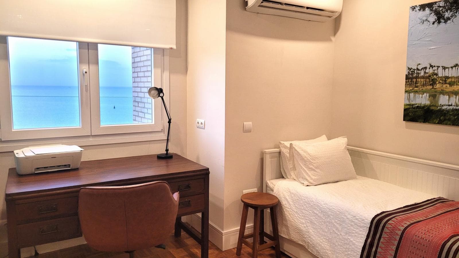 Comfy single bedroom in seaside Málaga-Este photo 1