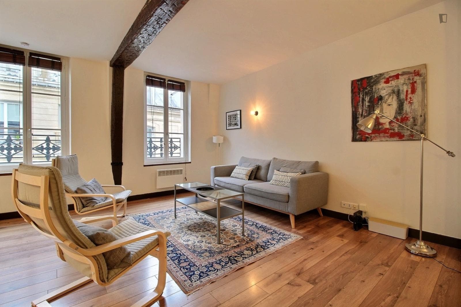 Inviting 1-bedroom apartment in Sentier photo 1