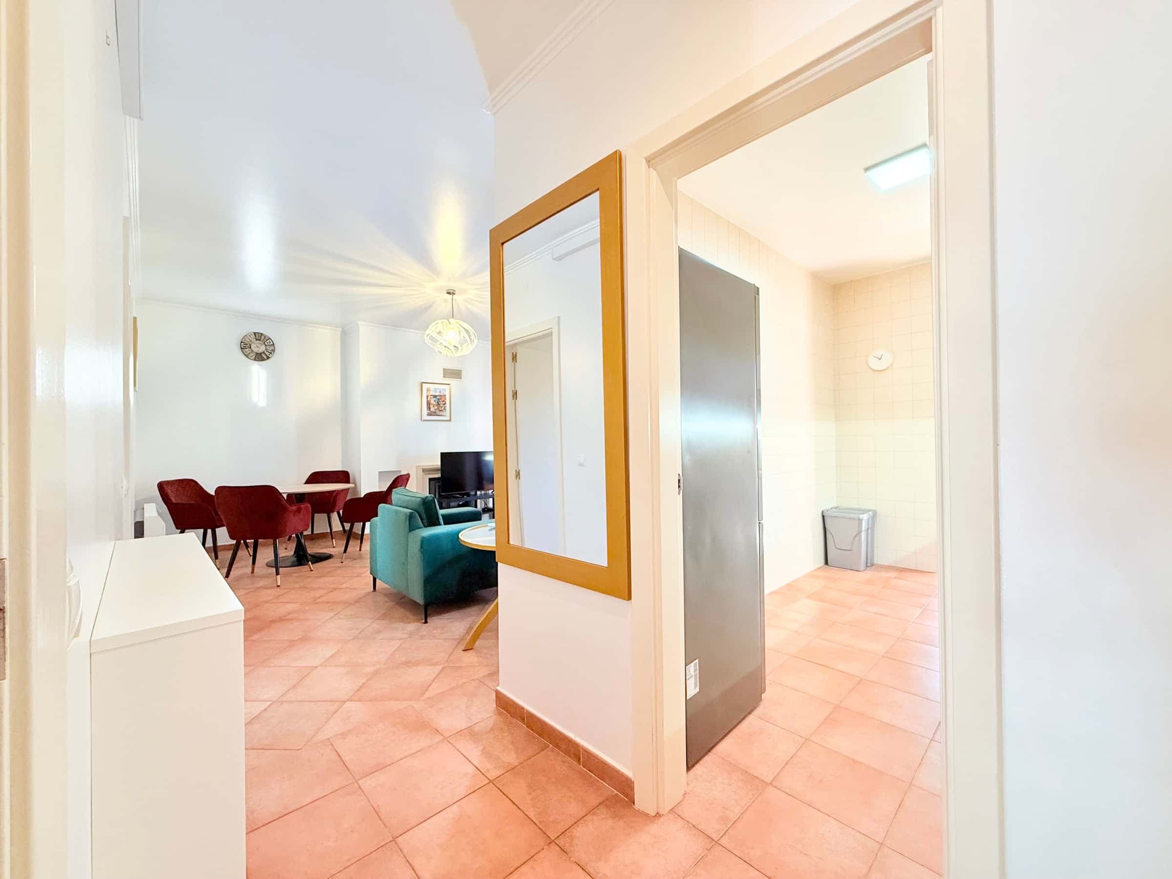 Apartment in Rua dos Pinheiros, União das freguesias de Charneca de Caparica e Sobreda photo 1
