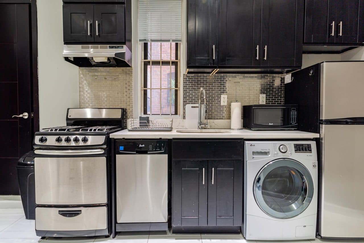 #1580: Upper West Side photo 1