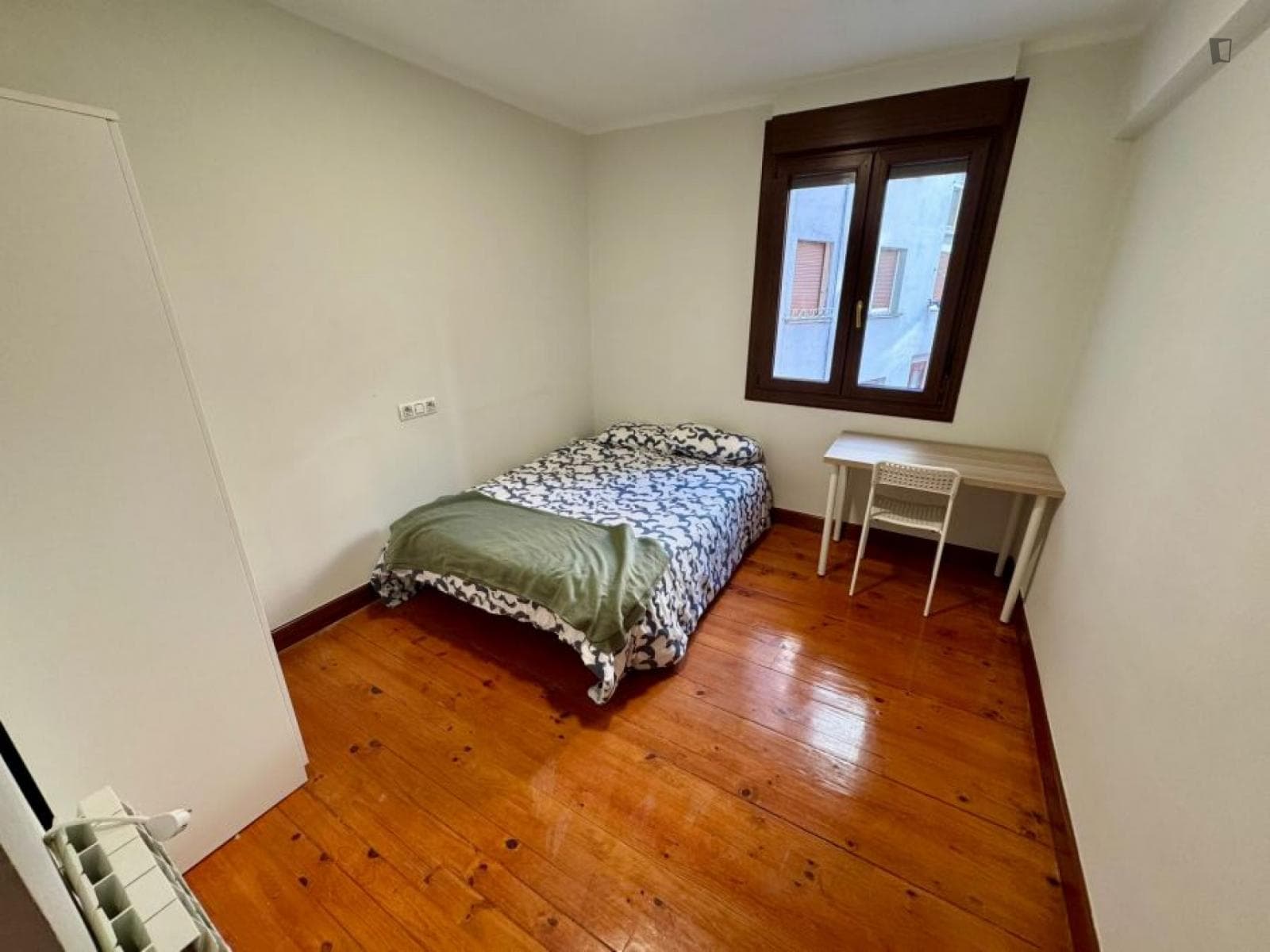 Verty comfy double bedroom in Uribarri photo 1