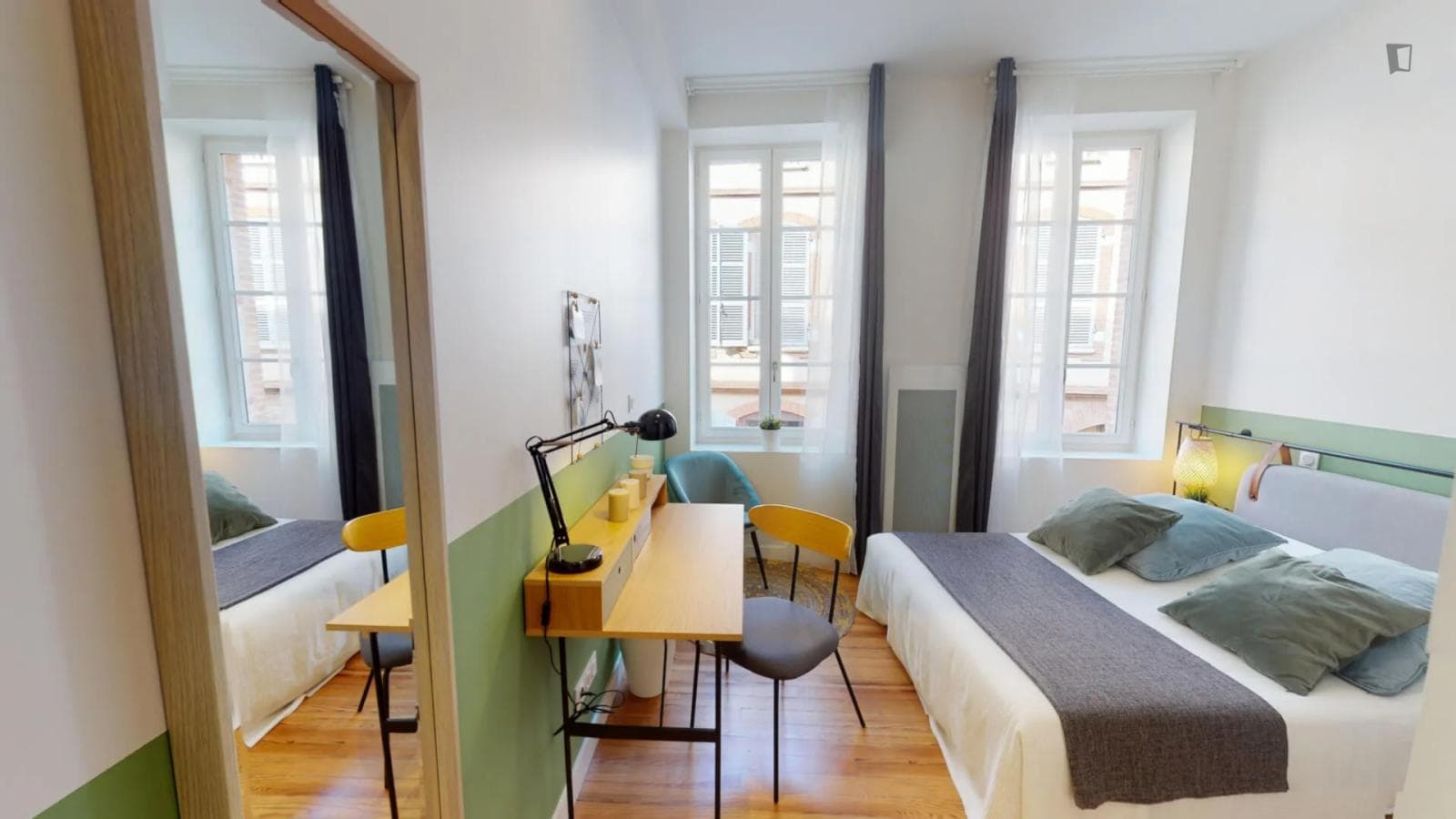 Cute double ensuite bedroom close to the Galeries Lafayette photo 1