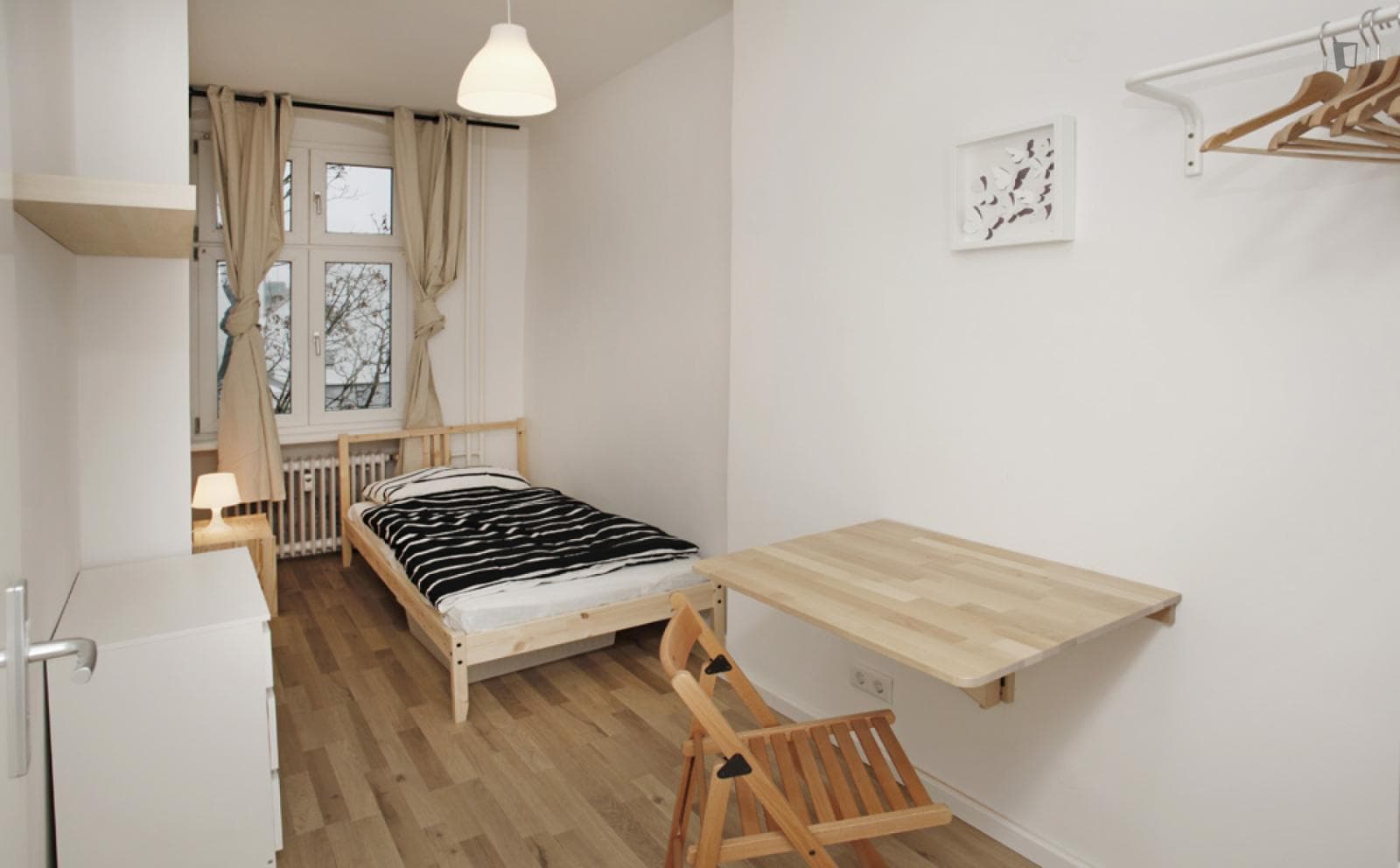 Snug double bedroom in Wedding  photo 1