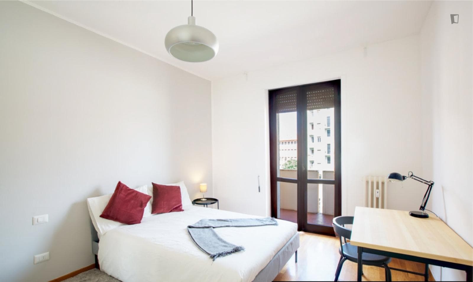 Marvellous double bedroom in Greco photo 1
