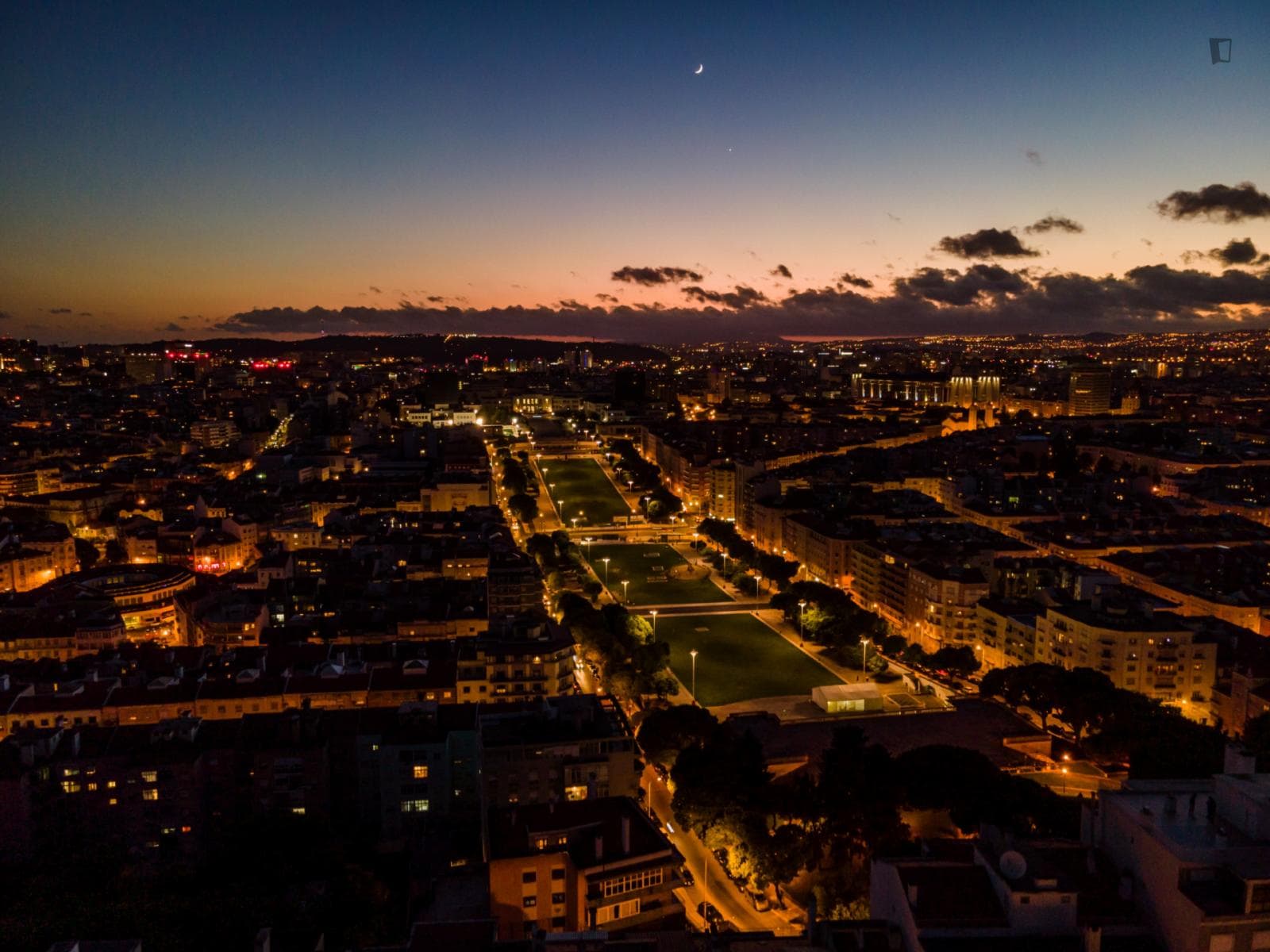 Stunning T2 Apartment in Central Lisbon with Breathtaking Views photo 1