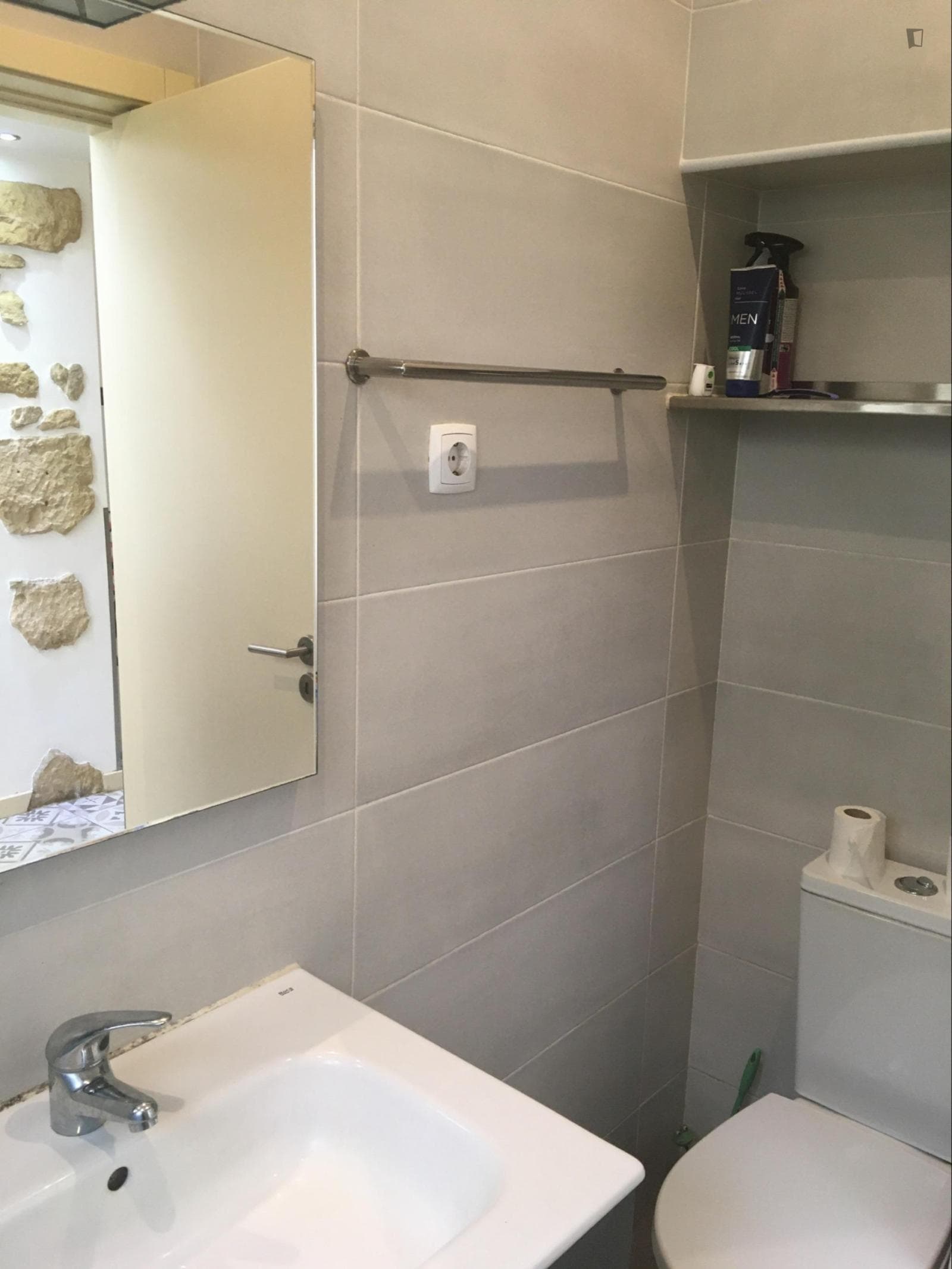 Cozy Double Bedroom with a backyard close to IST University photo 1