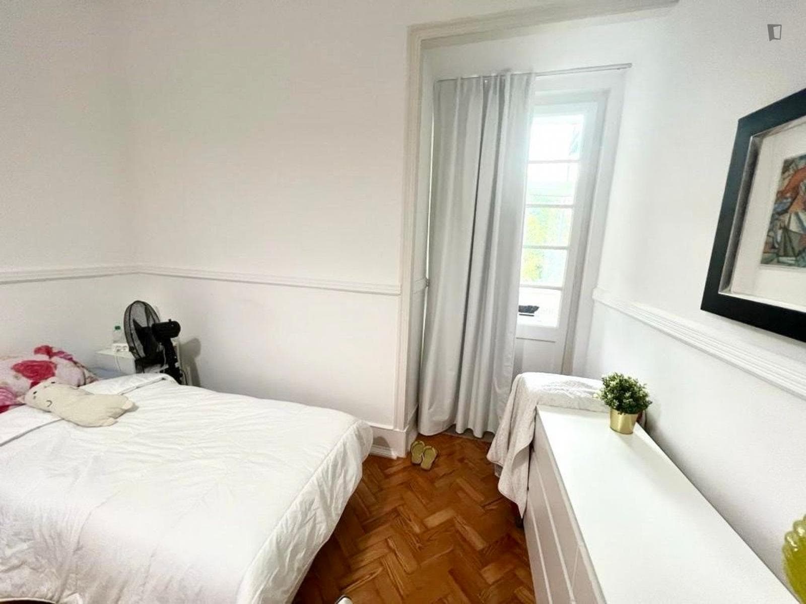 Very cool twin bedroom next to Arroios metro station photo 1