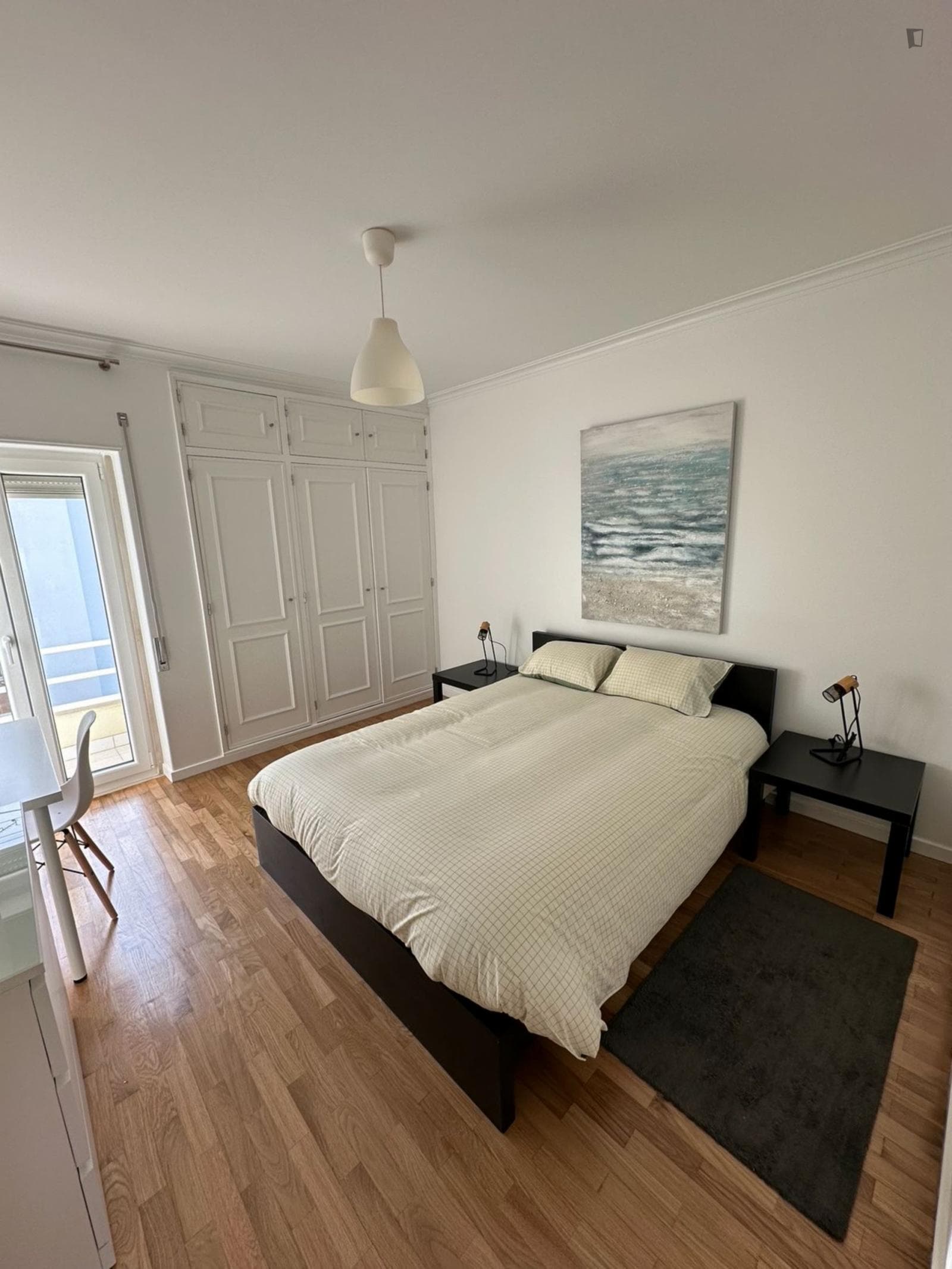 Lovely bedroom in Estoril  photo 1