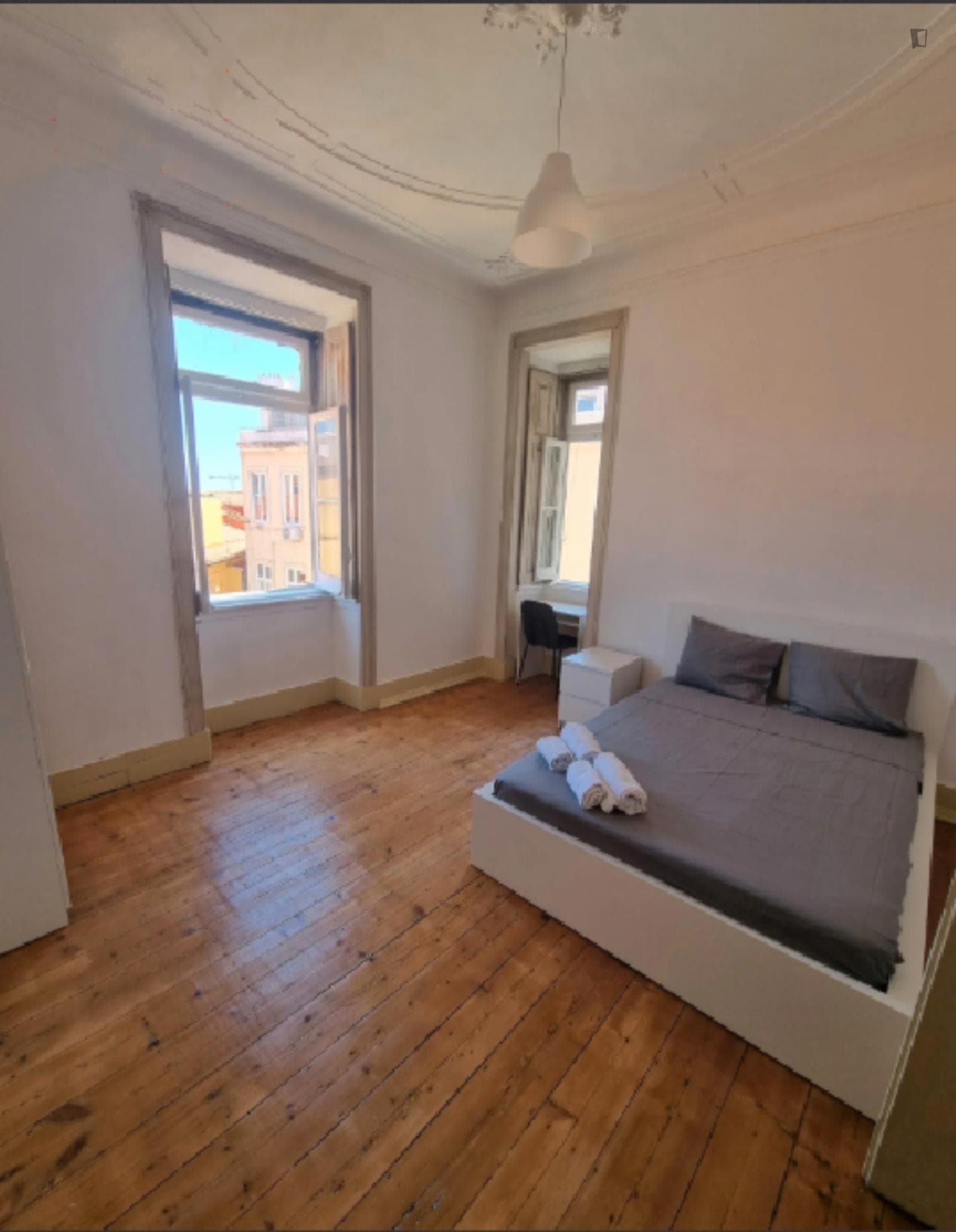 Cozy Double Bedroom close to ISEG photo 1