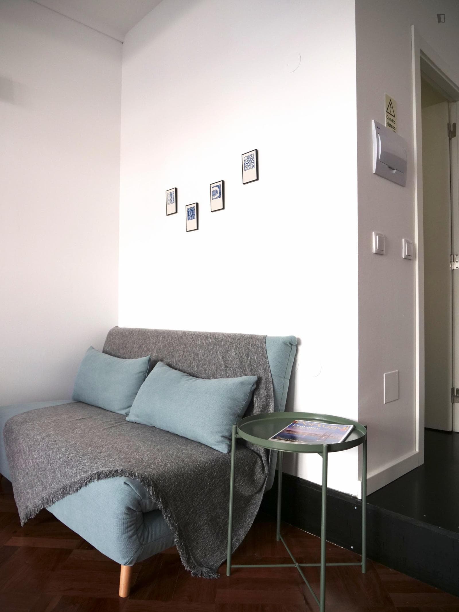Bright studio close to Anjos metro station photo 1