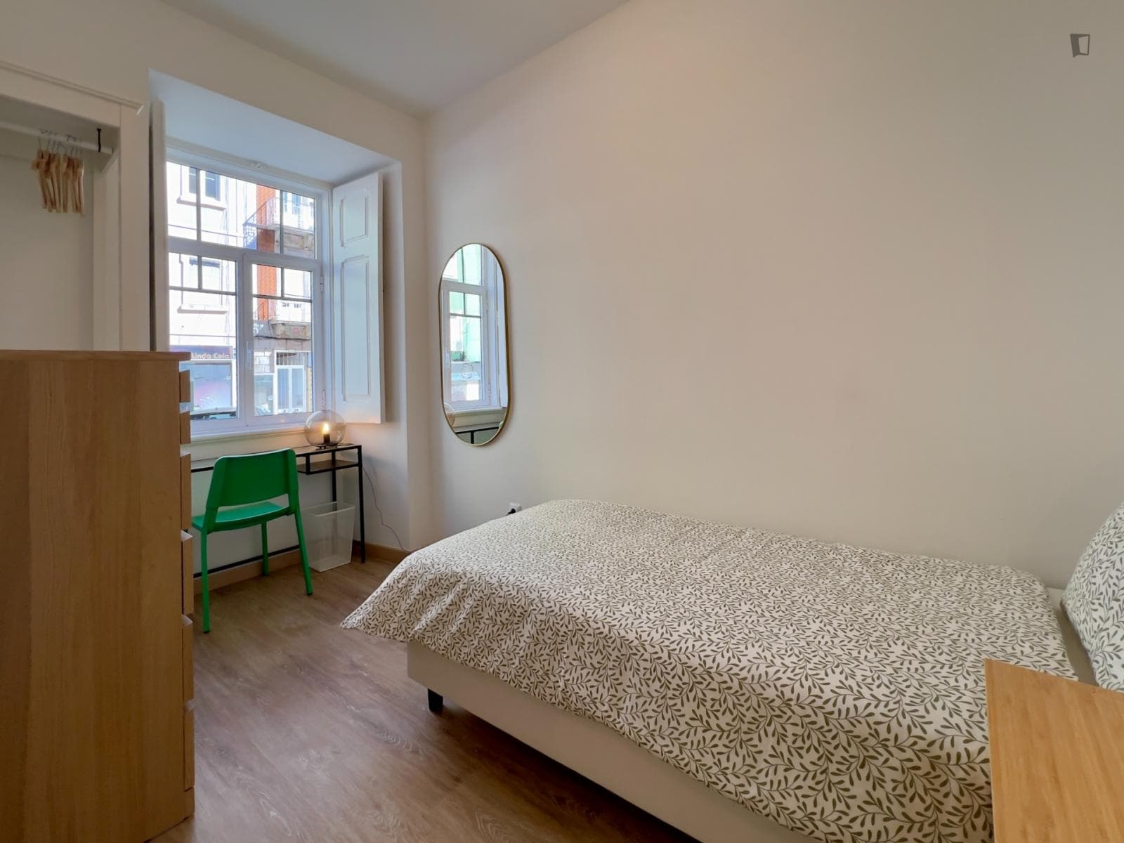 Very neat single bedroom in Arroios photo 1