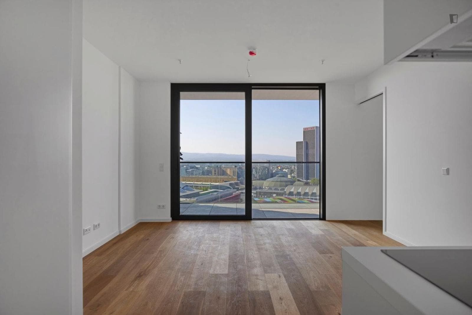 Modern 1-bedroom flat with terrace in Innenstadt  photo 1