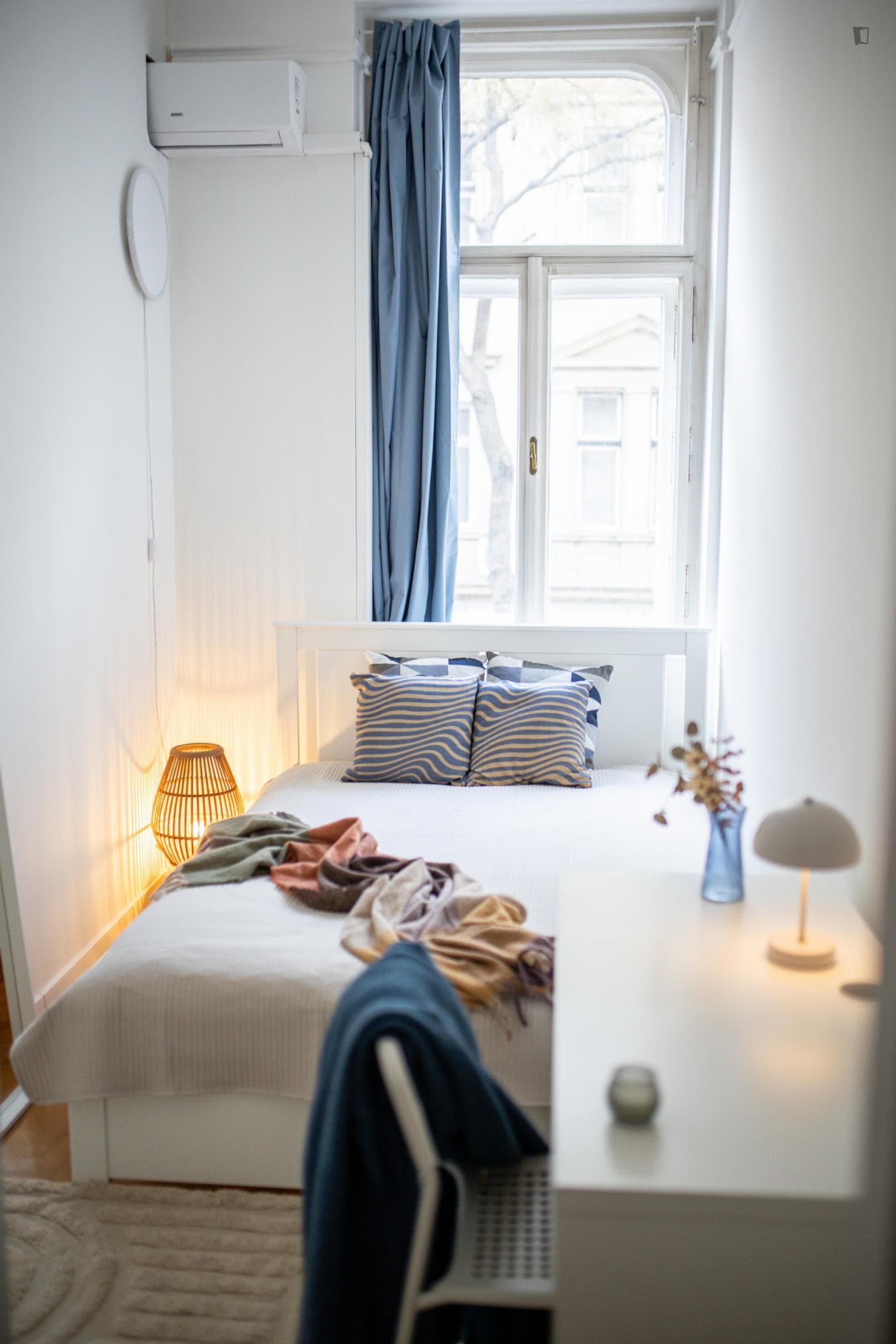 Inviting double bedroom in District VII photo 1