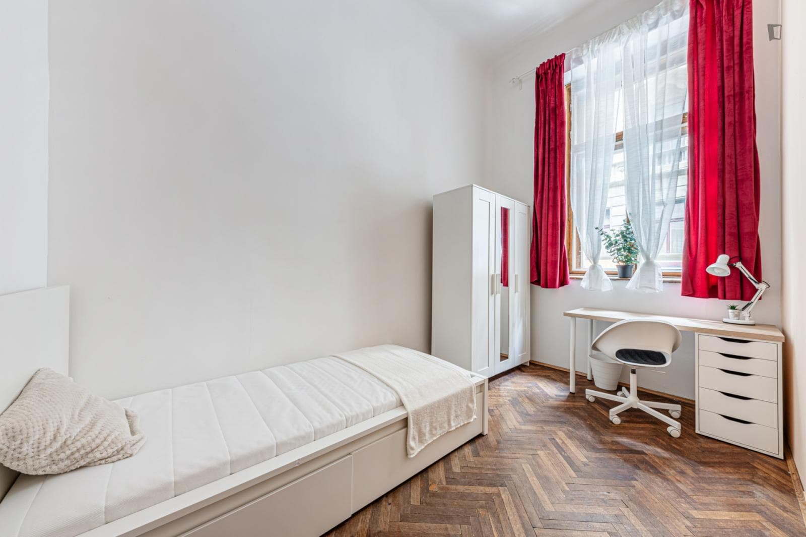 Lovely single bedroom in a shared flat in District VII photo 1