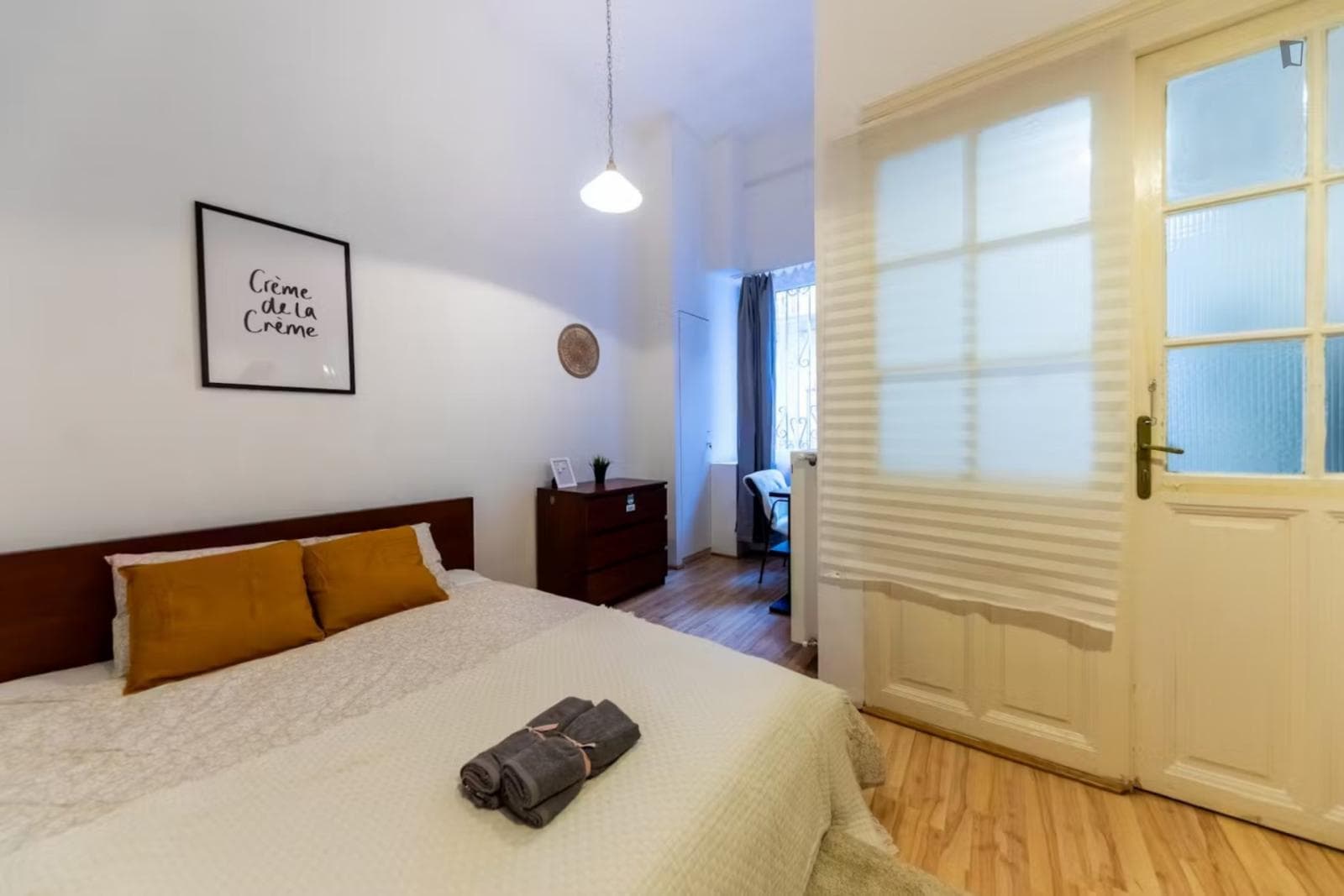 Inviting double bedroom in Terézváros photo 1