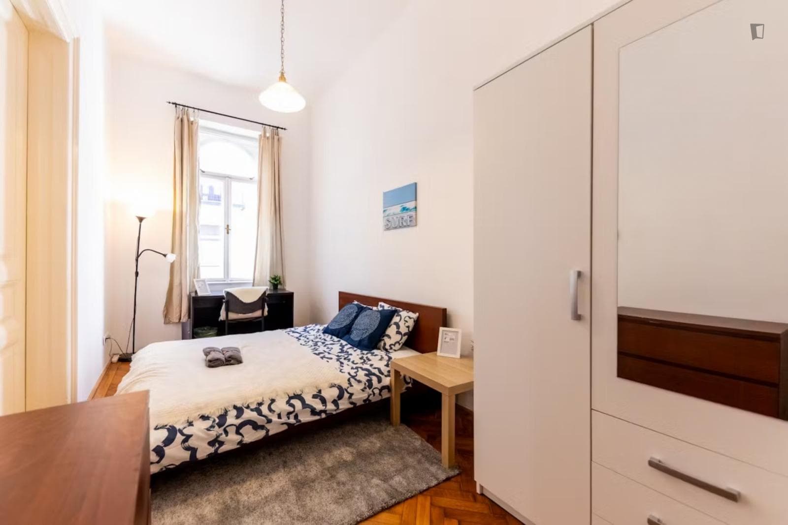 Attractive double bedroom near the Bajza utca metro photo 1