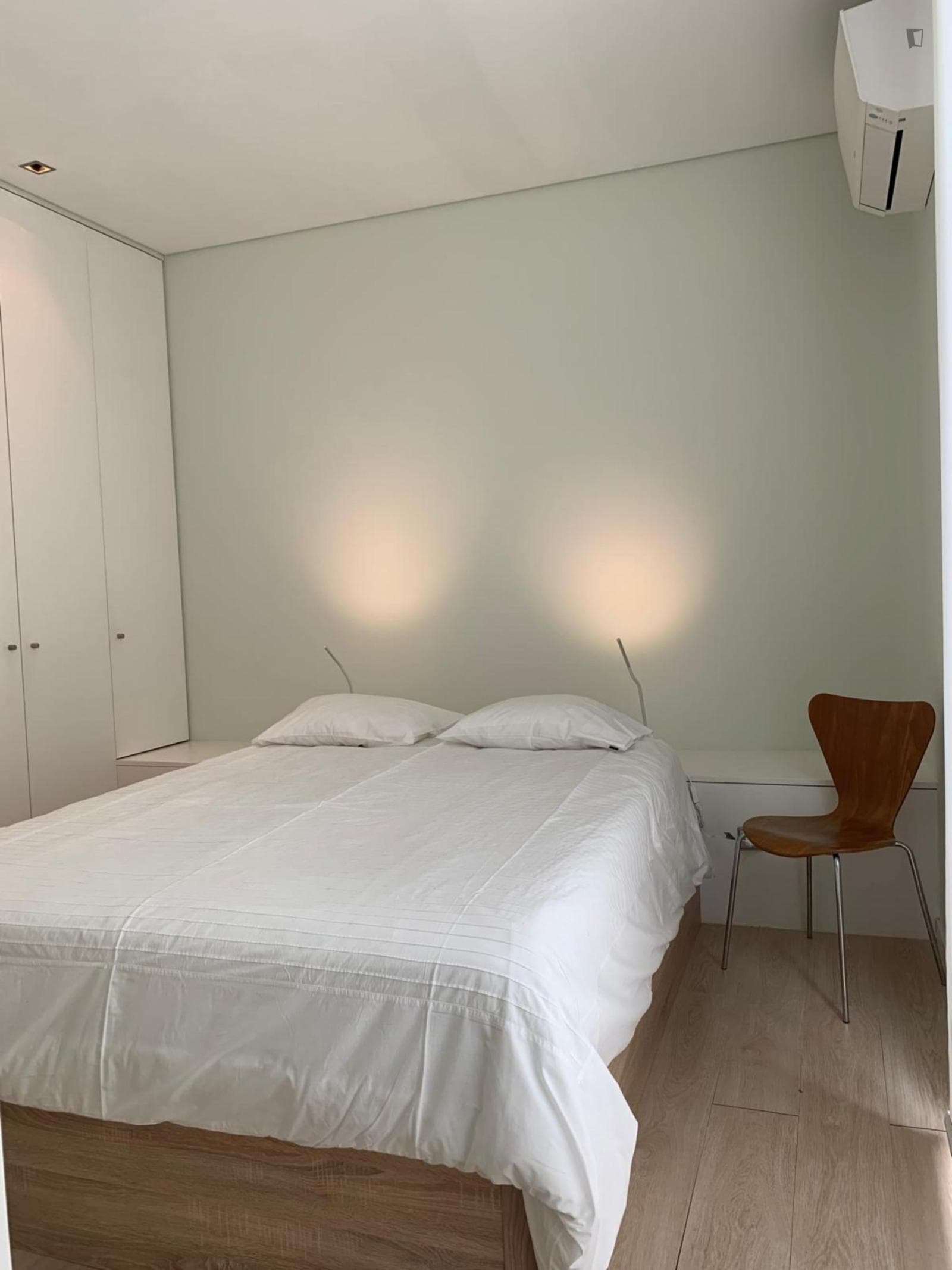 Charming 2 Bedroom House close to Seixas Train Station photo 1