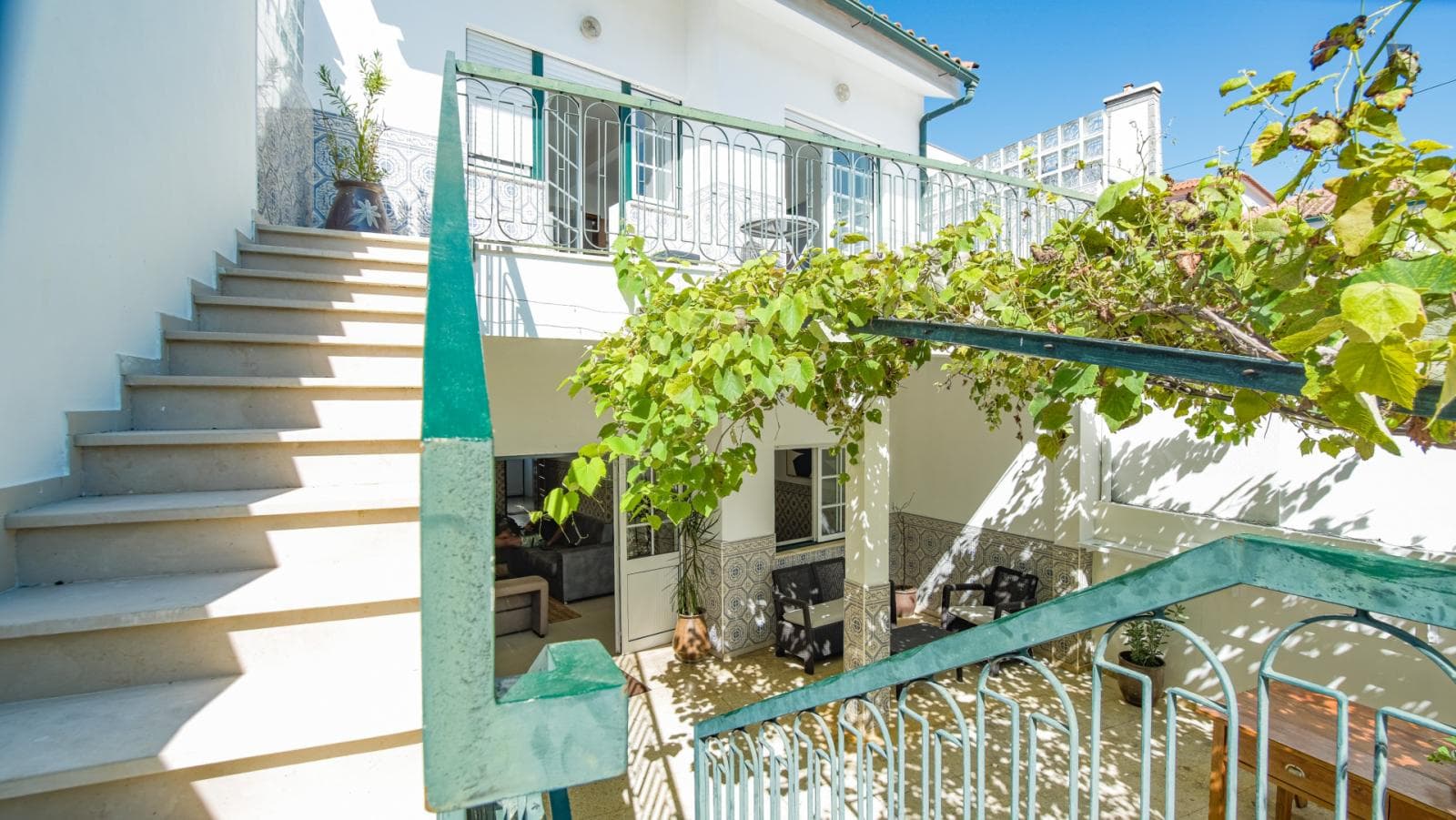 Heartwarming 3 Bedroom House with a backyard close to Viana Do Castelo Train Station photo 1