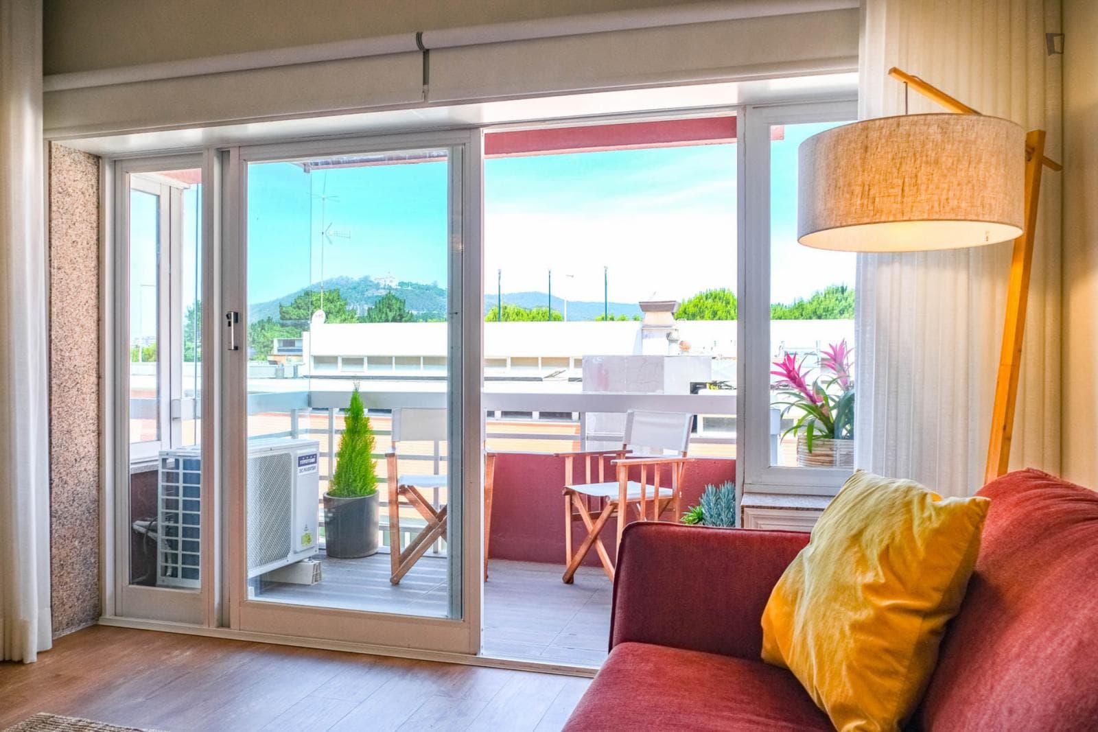 Dreamy 1 Bedroom Apartment with a Balcony close to Cabadelo Beach photo 1