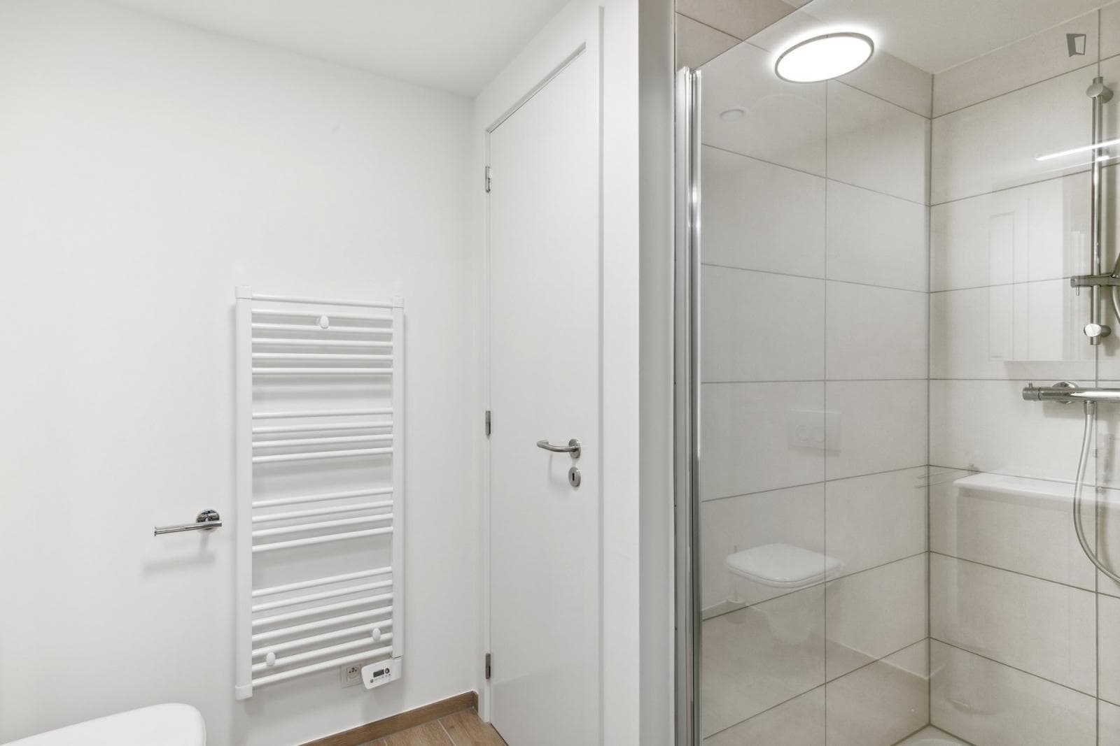 Cool studio in a modern apartment complex in the close vicinity of Brussels-North train station photo 1
