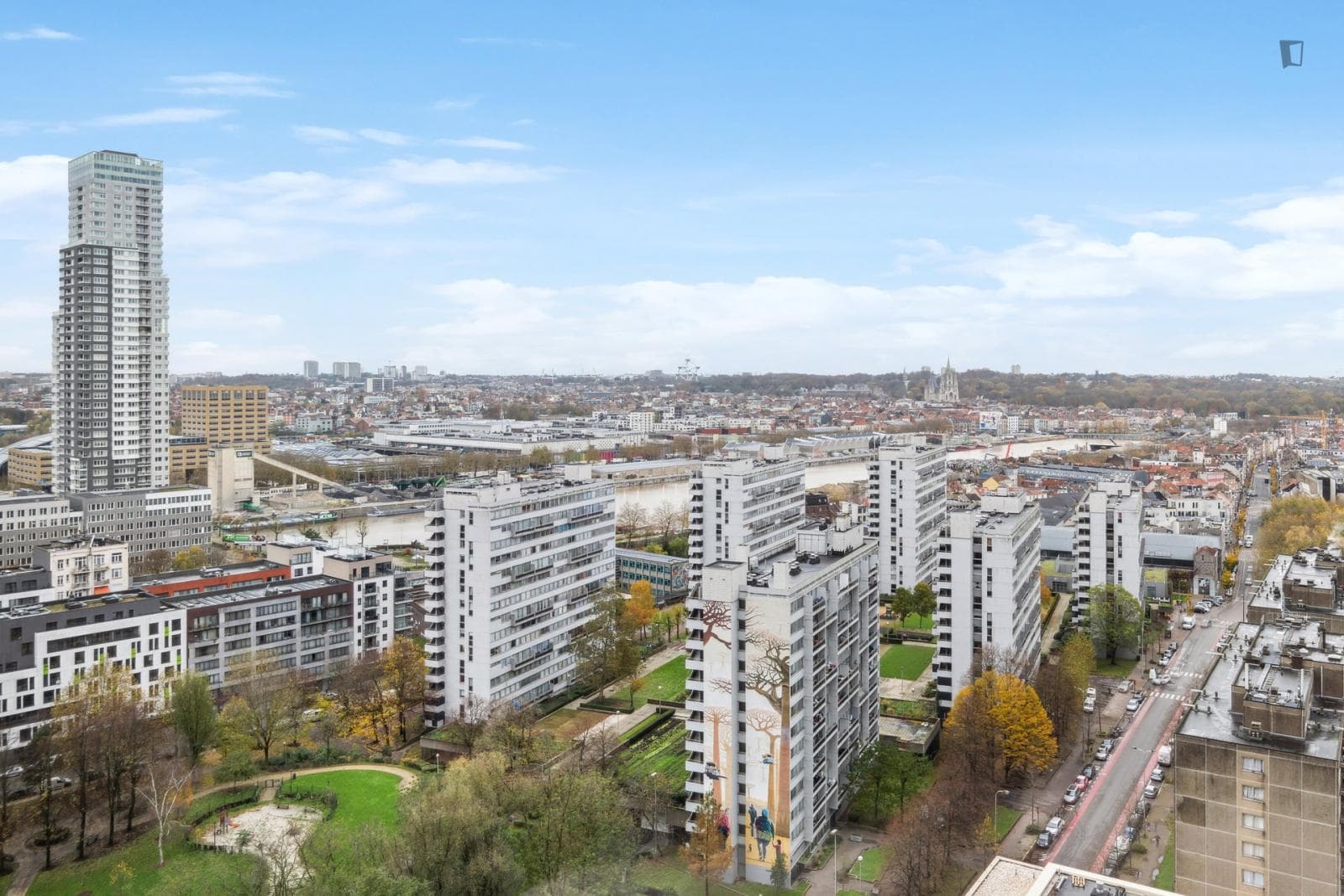 Superb 1-bedroom flat in a vibrant and modern location near Brussels-North station photo 1