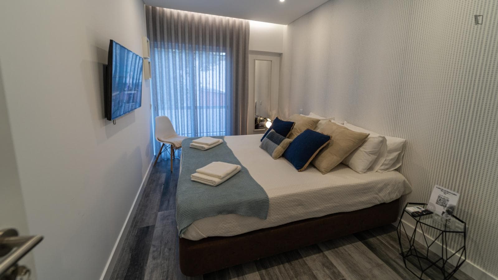 Interesting double bedroom in the centre of Faro photo 1