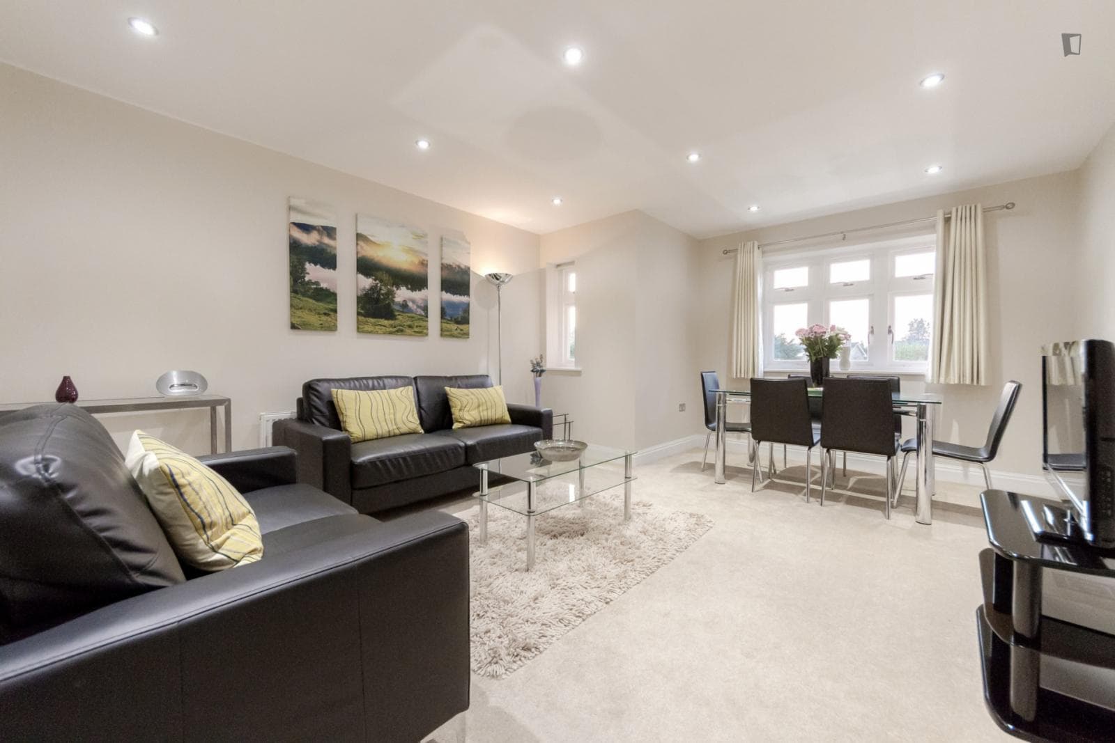 Welcoming 1-bedroom flat in Lower Green photo 1
