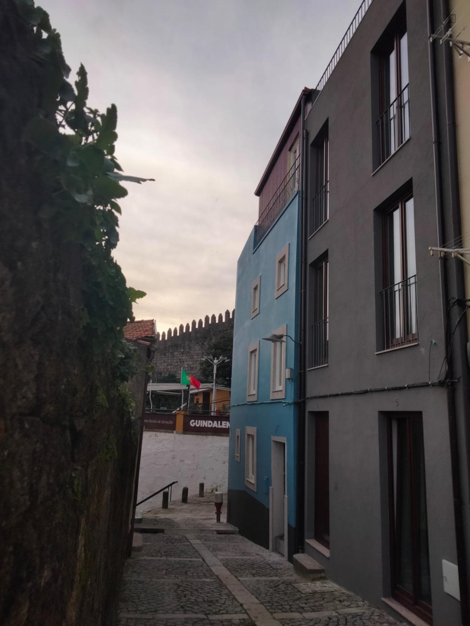 Beautiful flat next to Miradouro G Eiffel photo 1