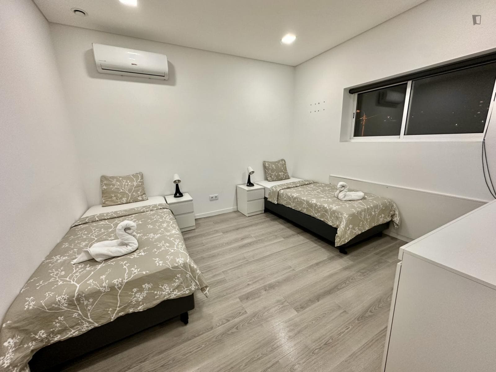 Lovely twin bedroom in Vila Nova de Gaia photo 1