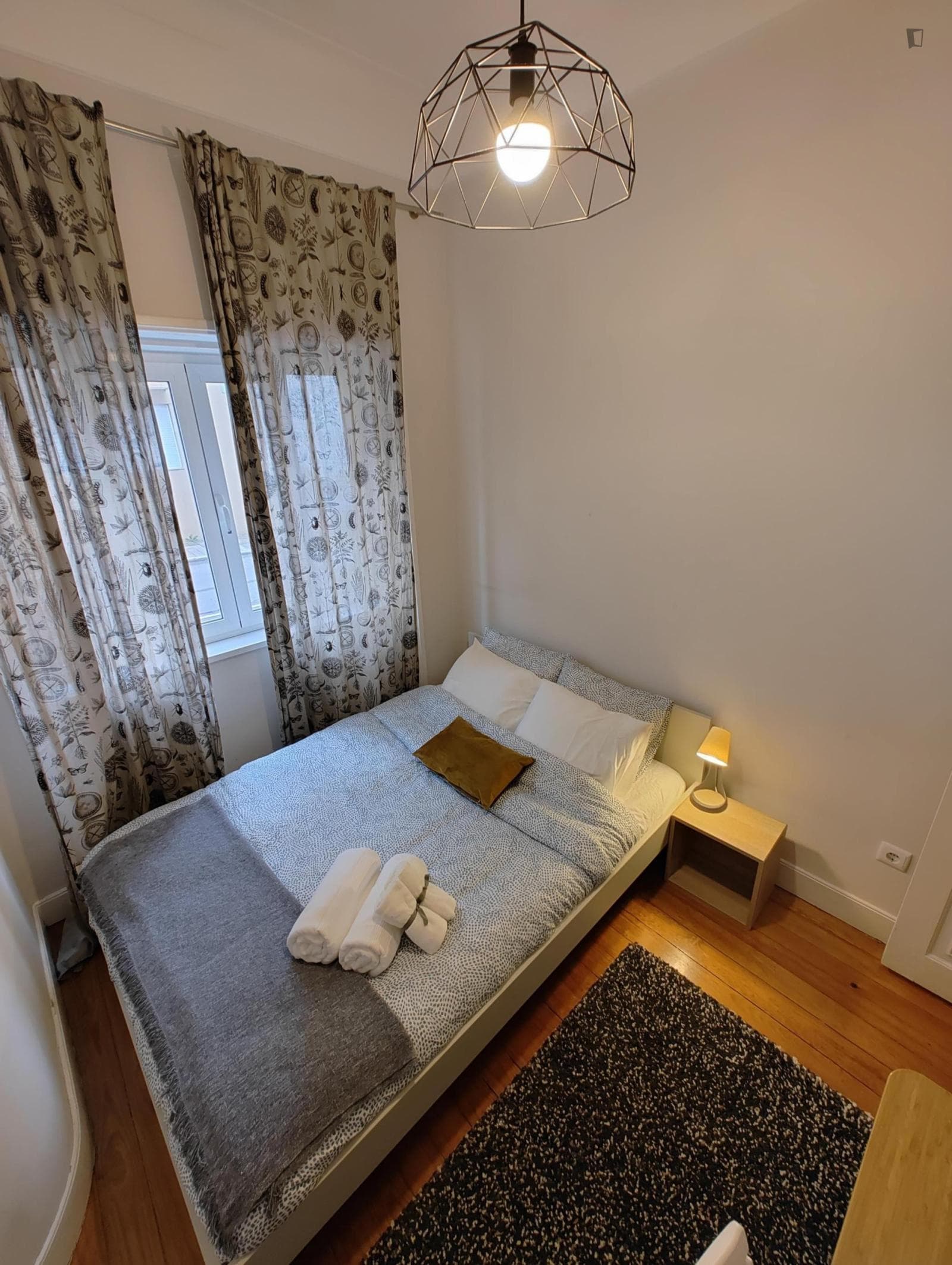 Bright bedroom next to Polo Universitário photo 1
