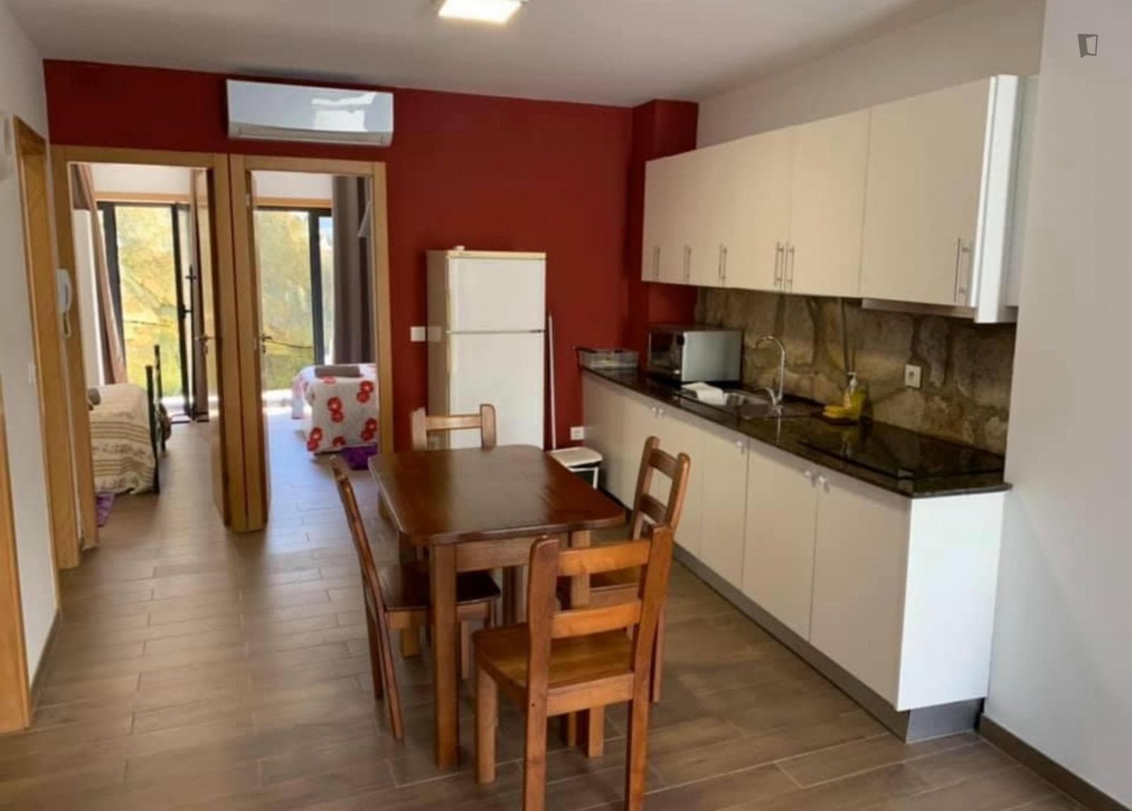 Lovely 2 Bedroom Apartment with a backyard close to Polytechnic Institute ISEP photo 1