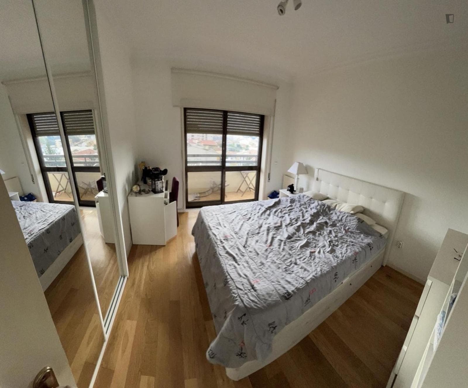 Vibrant Double Bedroom with a Balcony close to Levada Metro photo 1