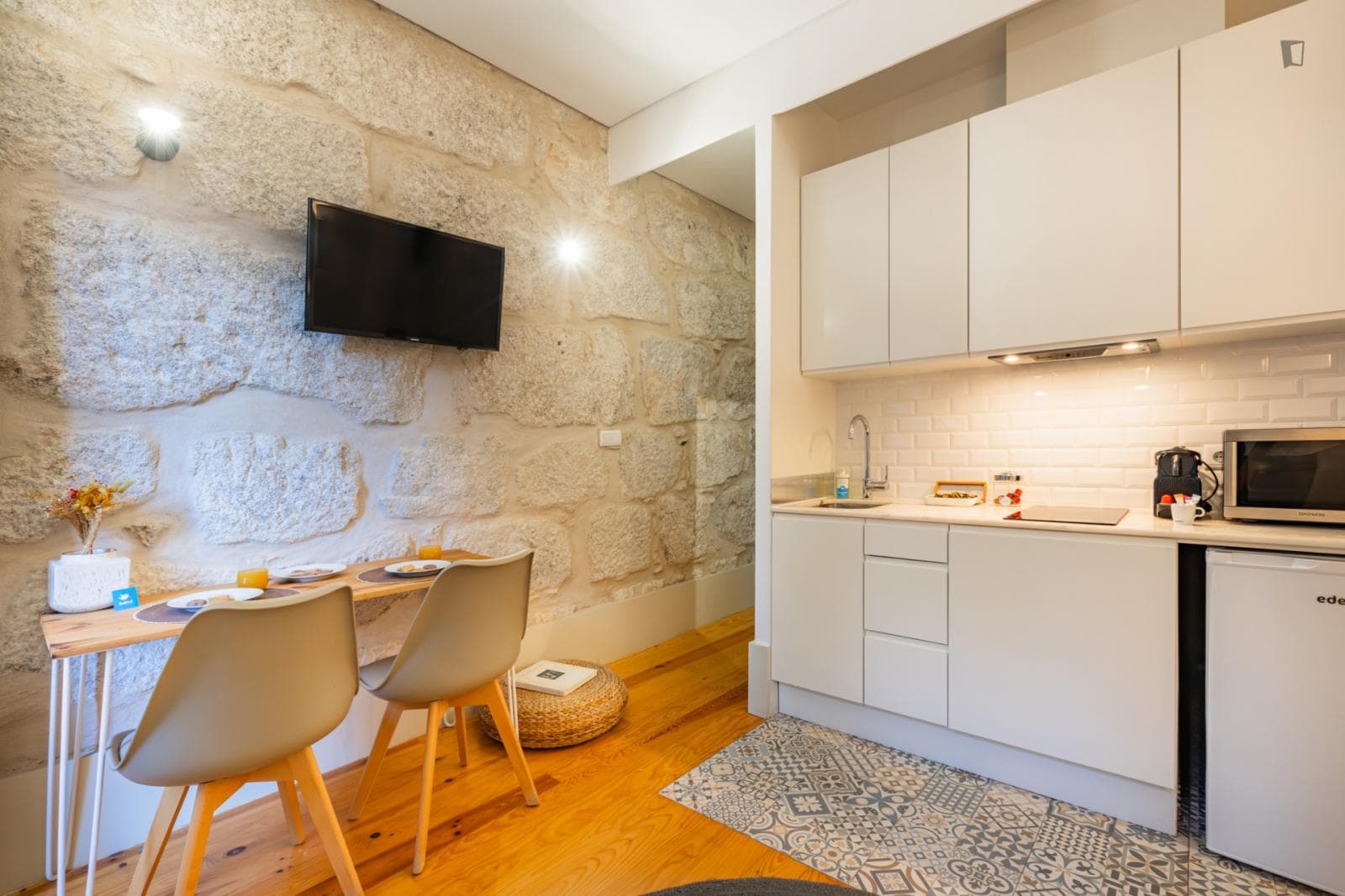 Lovely 1-bedroom flat in well-connected Santo Ildefonso photo 1