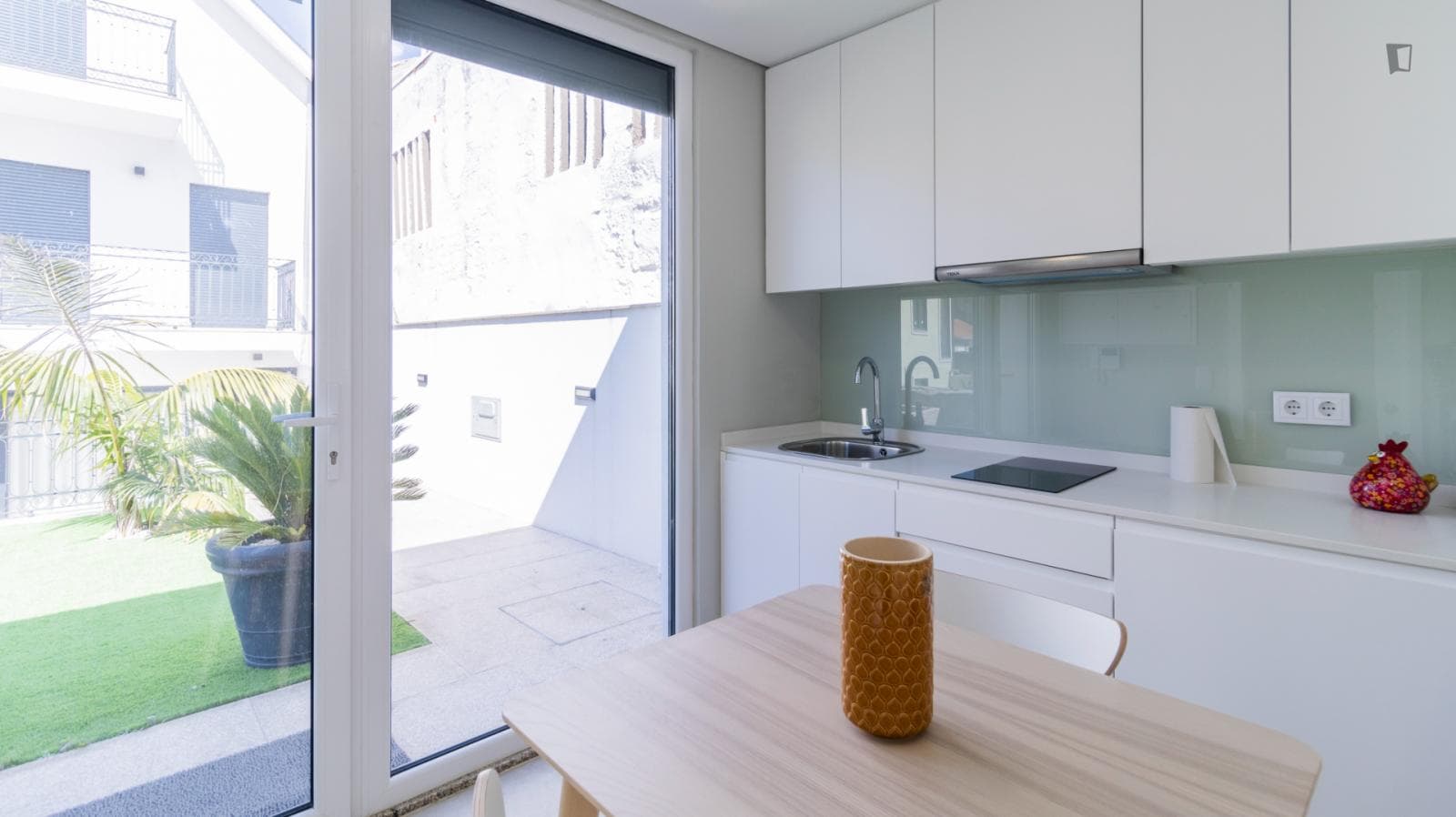 Charming 1-bedroom flat with a terrace, in Santa Marinha photo 1