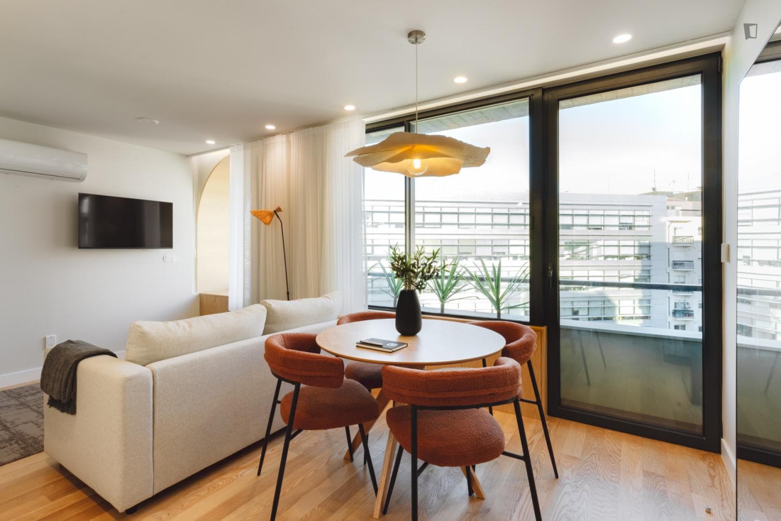 Attractive 1-bedroom apartment in Massarelos photo 1
