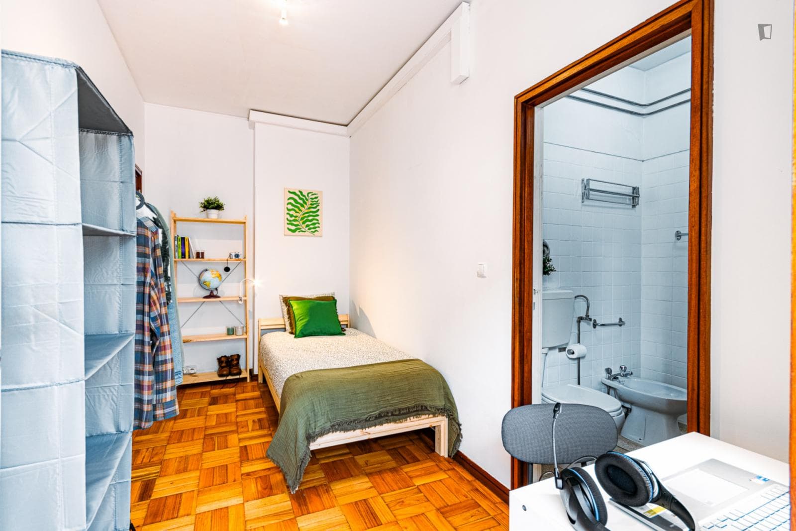 Amazing ensuite bedroom, with balcony, in Ramalde photo 1