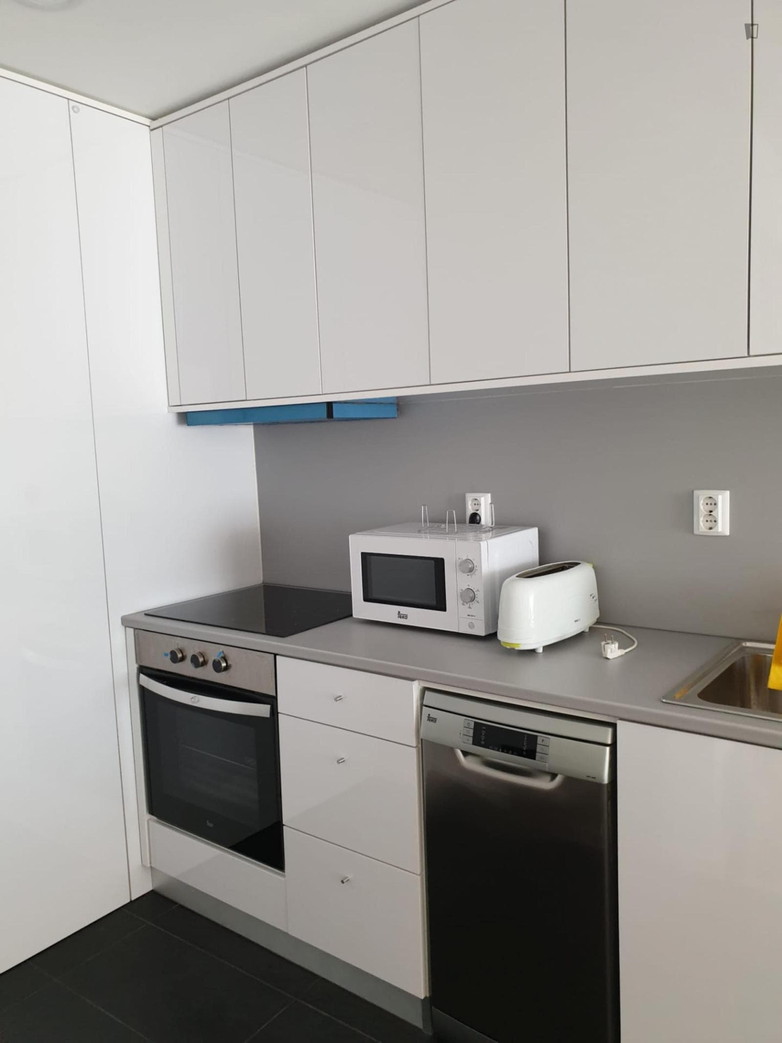 Charming 1-bedroom flat next to Casa da Música metro photo 1