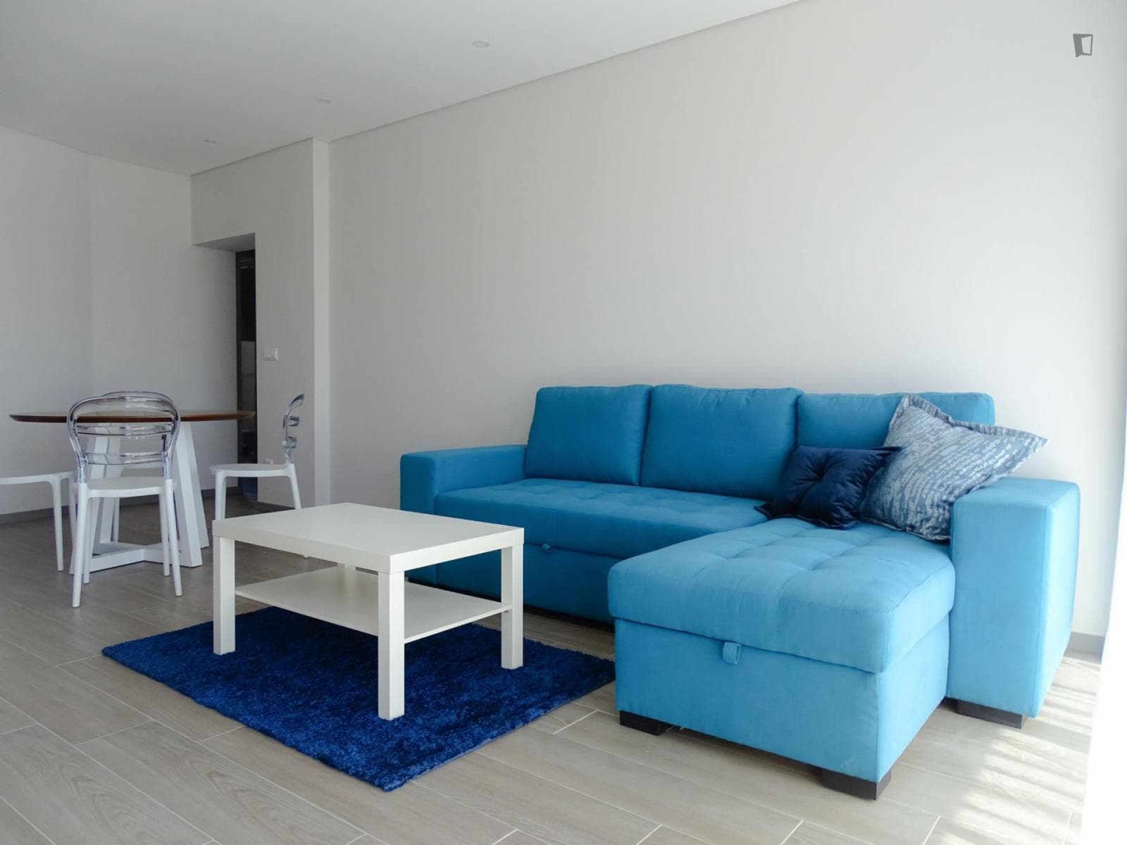 Adorable 1 Bedroom Apartment close to  Marquês Metro photo 1