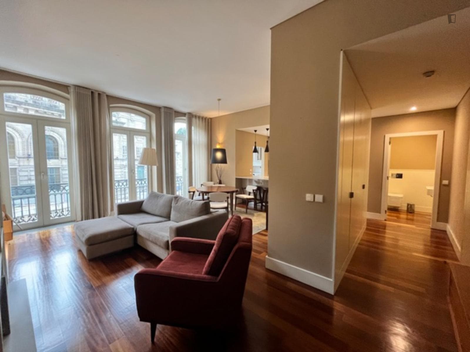 Sensational 1 Bedroom Apartment close to São Bento Metro photo 1