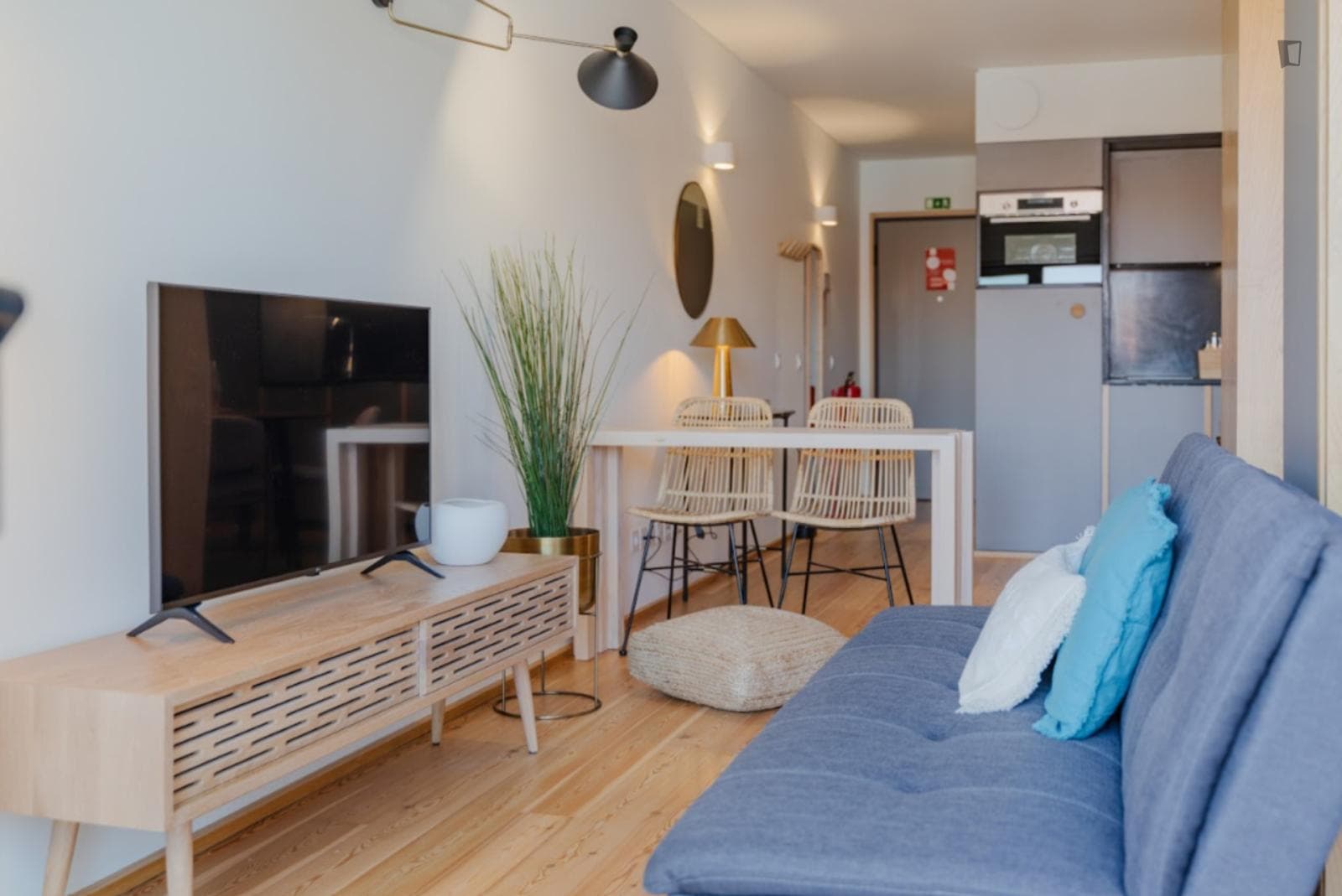 Enchanting 1-bedroom apartment next to Campanha train station photo 1