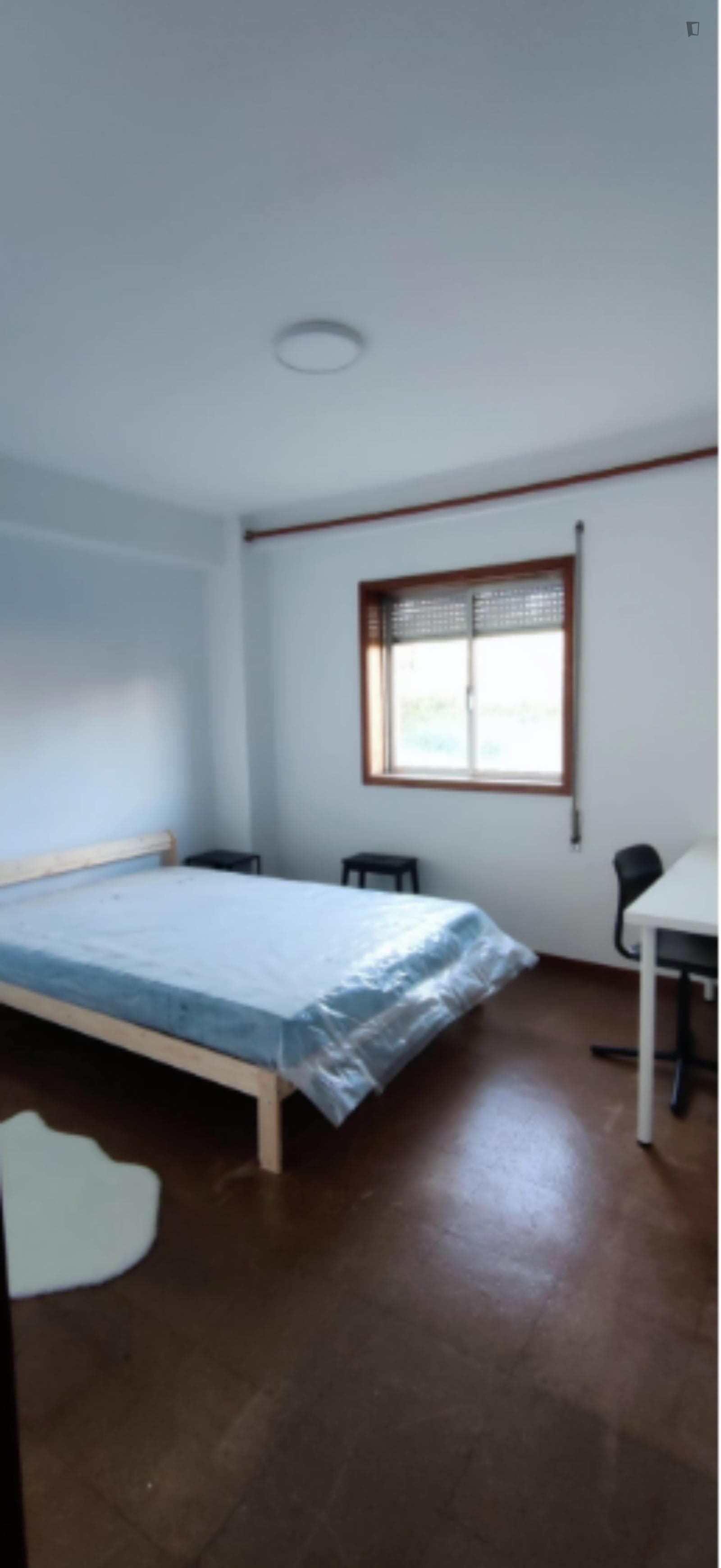 Delightful Single Bedroom close to Faculty of Engineering - University of Porto photo 1