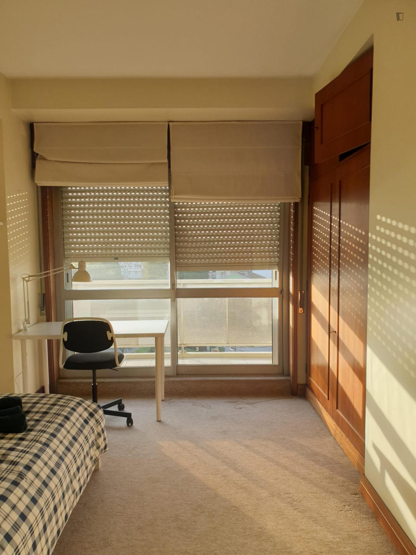 Lovely bedroom next to Faculdade de Economia da Universidade do Porto photo 1