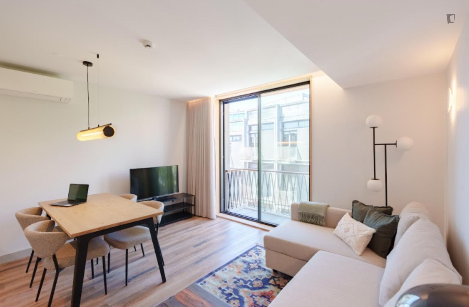 Charming 1-bedroom apartment next to Capela das Almas photo 1
